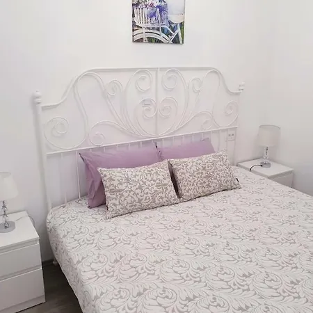 Marci 2 With Parking Place Split